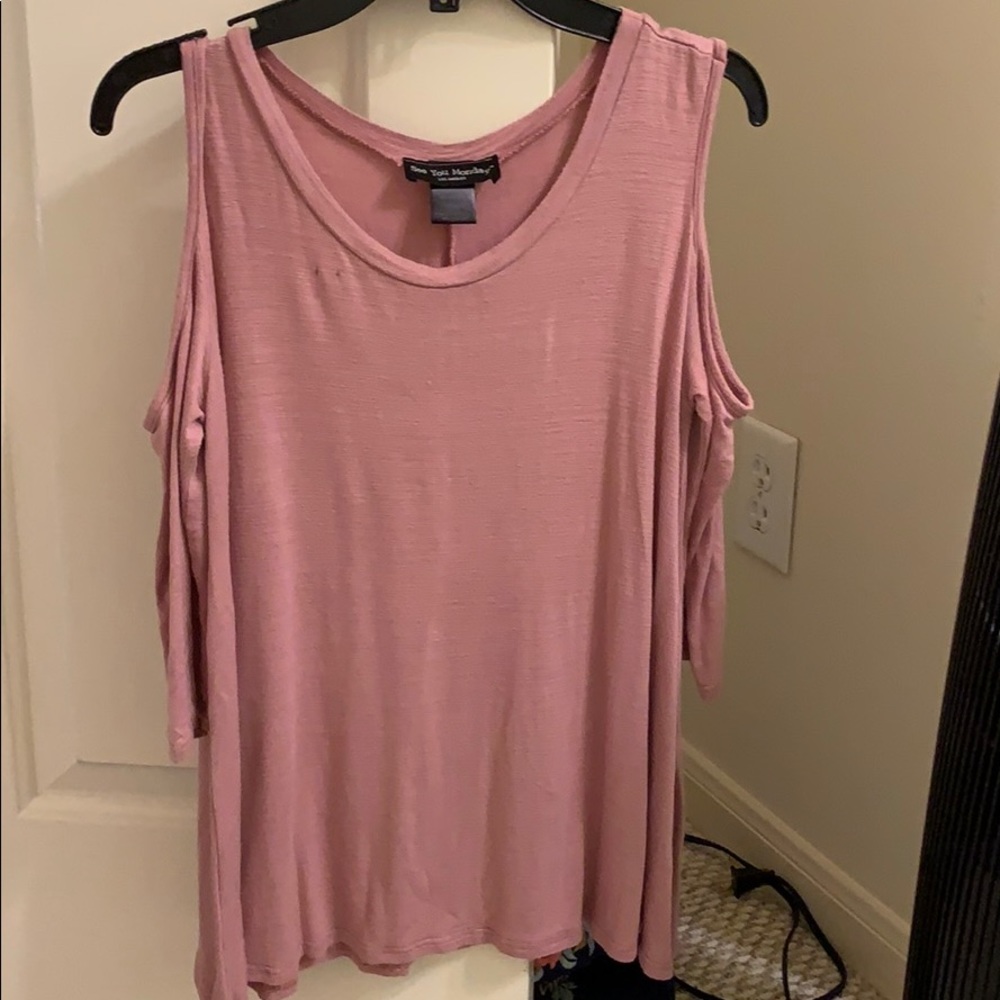 Long sleeve with cutout/off shoulder